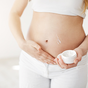 懷孕為什麼會長「妊娠紋」？原因、預防方法及孕肚保養推薦懶人包！