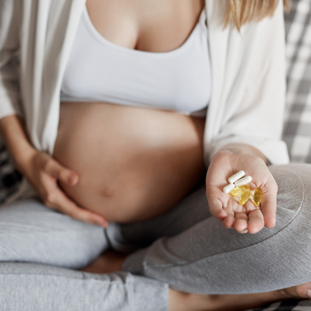 【2026孕婦補鈣懶人包】鈣片吃到什麼時候？產後哺乳要繼續吃嗎？專業營養師解密