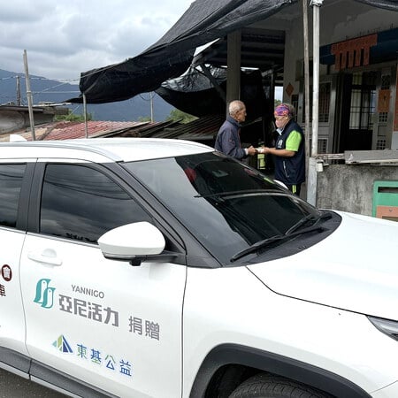 花蓮災後送暖！亞尼活力捐多功能服務車助東基公益「一粒麥子基金會」持續支援長照服務