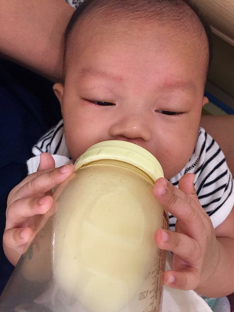 寶寶喝得開心我就滿足